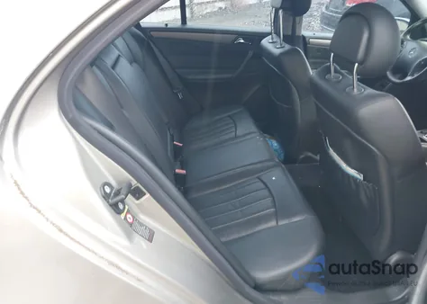 2003 Mercedes-Benz C 32 Amg Kompressor z USA, uszkodzony, nr VIN WDBRF65J03F382539